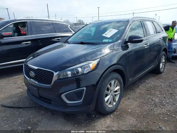 5XYPGDA37GG152226 2016 KIA SORENTO - Image 2