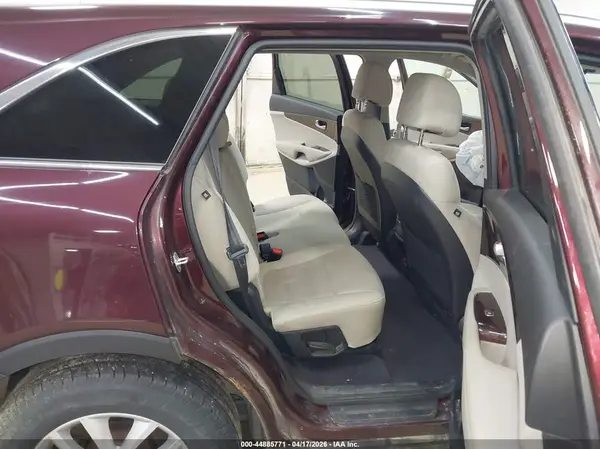 5XYPGDA37HG200793 2017 KIA SORENTO - Image 8