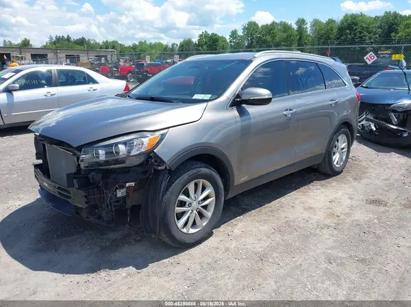 5XYPGDA37HG203340 2017 KIA SORENTO - Image 2