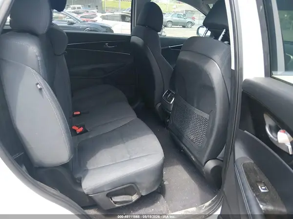 5XYPGDA37HG203872 2017 KIA SORENTO - Image 8
