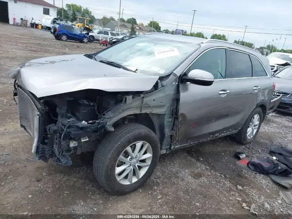 5XYPGDA37HG204052 2017 KIA SORENTO - Image 2