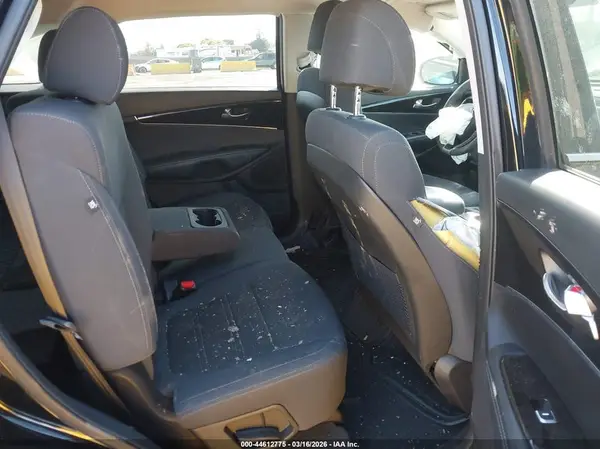 5XYPGDA37HG215228 2017 KIA SORENTO - Image 8