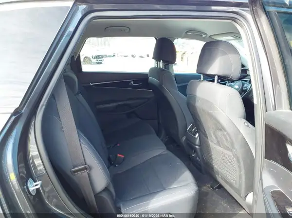 5XYPGDA37HG217786 2017 KIA SORENTO - Image 8
