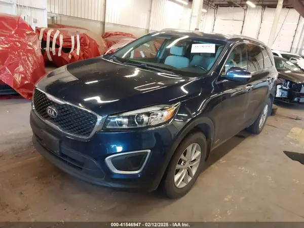 5XYPGDA37HG218095 2017 KIA SORENTO - Image 2