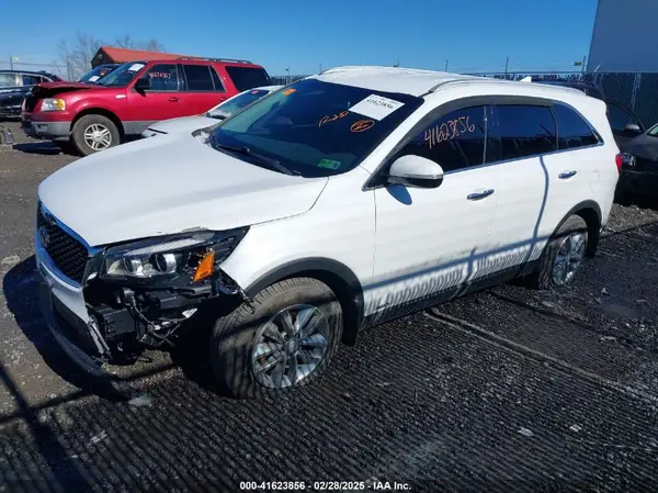 5XYPGDA37HG231946 2017 KIA SORENTO - Image 2