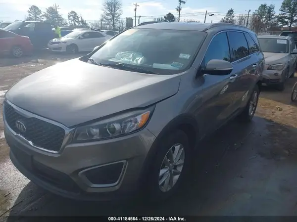 5XYPGDA37HG233146 2017 KIA SORENTO - Image 2