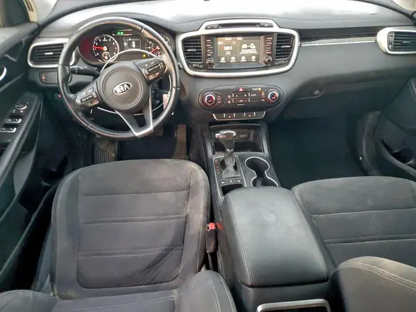 5XYPGDA37HG236208 2017 KIA SORENTO - Image 8