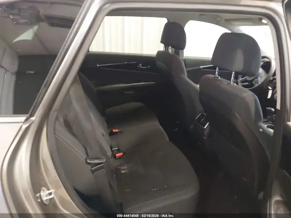 5XYPGDA37HG250352 2017 KIA SORENTO - Image 8