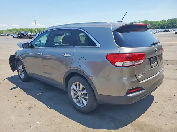 5XYPGDA37HG260248 2017 KIA SORENTO - Image 2