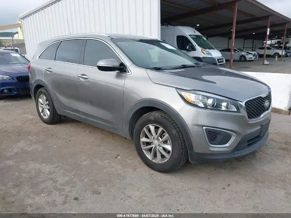 5XYPGDA37HG270827 2017 KIA SORENTO - Image 1