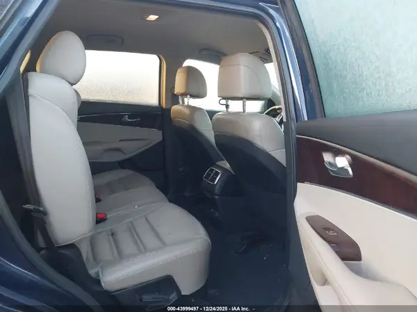 5XYPGDA37HG274005 2017 KIA SORENTO - Image 8