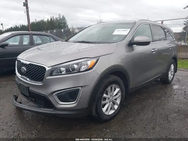 5XYPGDA37HG281083 2017 KIA SORENTO - Image 2
