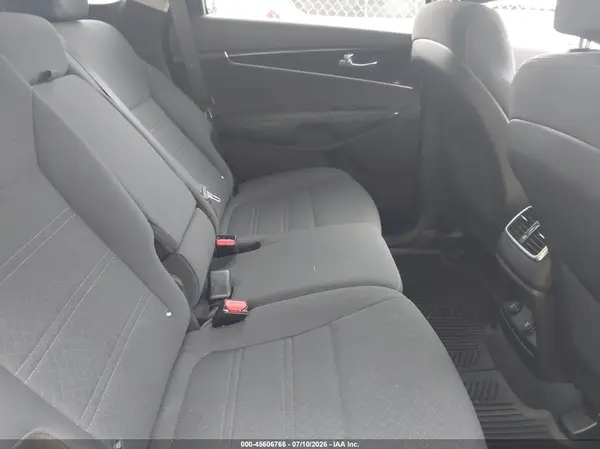 5XYPGDA37HG295078 2017 KIA SORENTO - Image 8