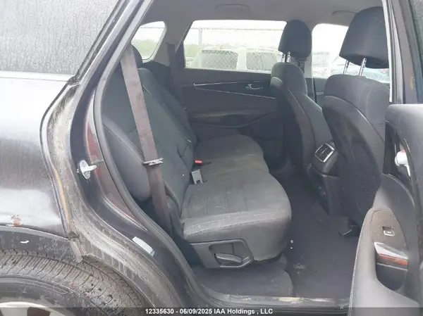 5XYPGDA37HG318522 2017 KIA SORENTO - Image 8