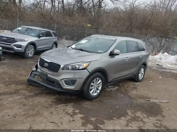 5XYPGDA37HG327639 2017 KIA SORENTO - Image 2