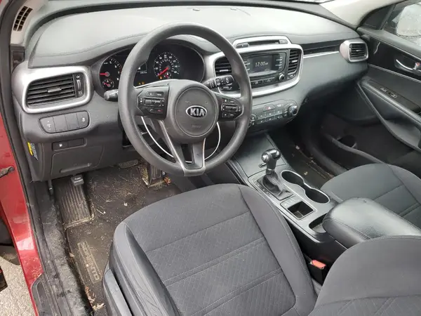 5XYPGDA37HG328452 2017 KIA SORENTO - Image 8