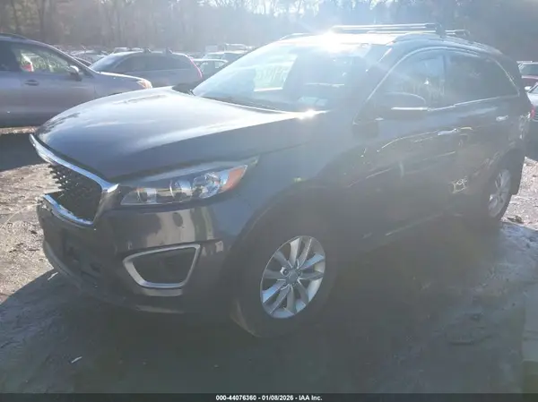 5XYPGDA37HG331173 2017 KIA SORENTO - Image 2
