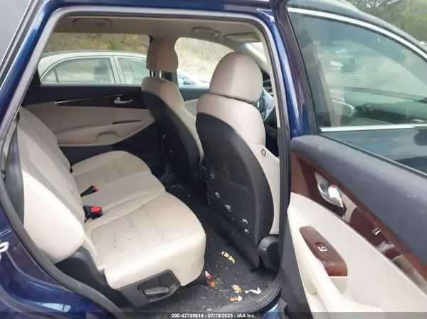 5XYPGDA37JG343605 2018 KIA SORENTO - Image 8
