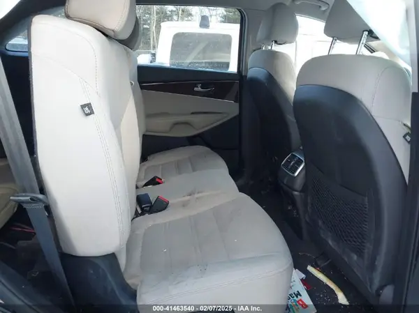 5XYPGDA37JG346083 2018 KIA SORENTO - Image 8