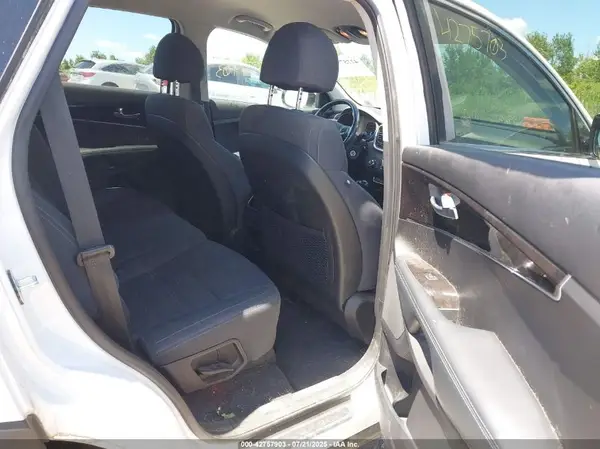 5XYPGDA37JG349467 2018 KIA SORENTO - Image 8