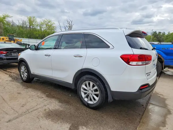 5XYPGDA37JG372523 2018 KIA SORENTO - Image 2