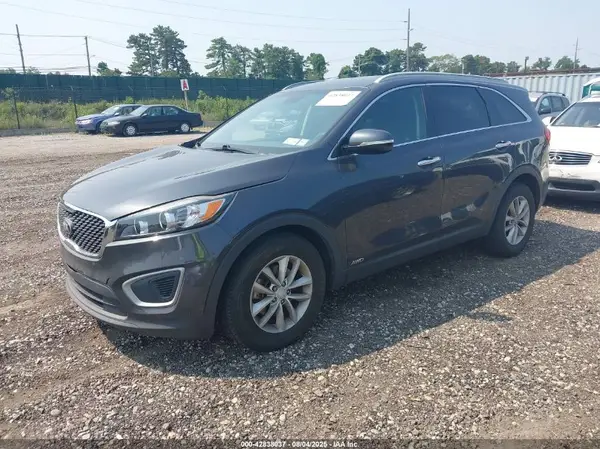 5XYPGDA37JG373221 2018 KIA SORENTO - Image 2