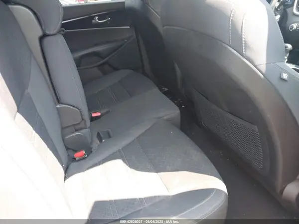 5XYPGDA37JG373221 2018 KIA SORENTO - Image 8