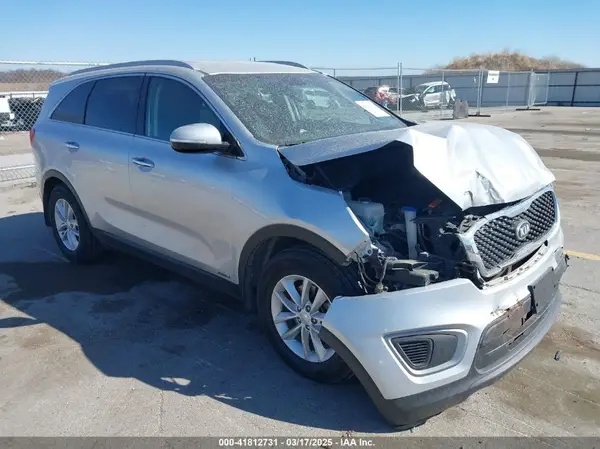 5XYPGDA37JG376605 2018 KIA SORENTO - Image 1