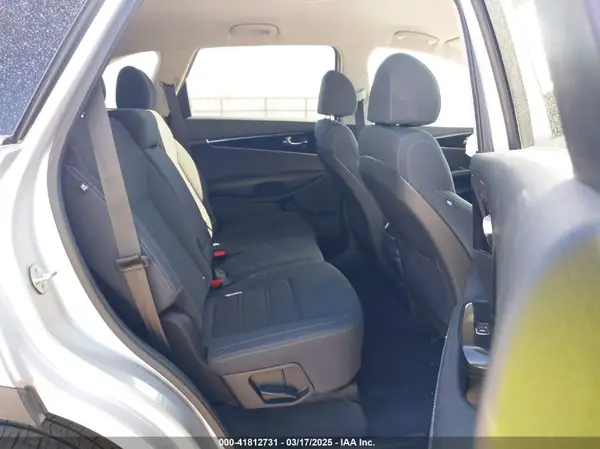 5XYPGDA37JG376605 2018 KIA SORENTO - Image 8