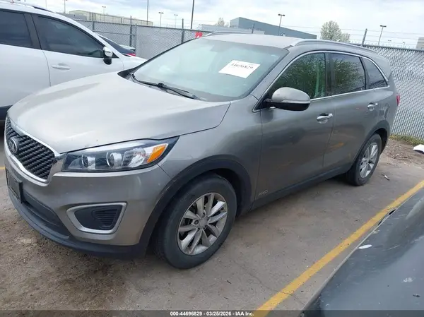 5XYPGDA37JG377169 2018 KIA SORENTO - Image 2