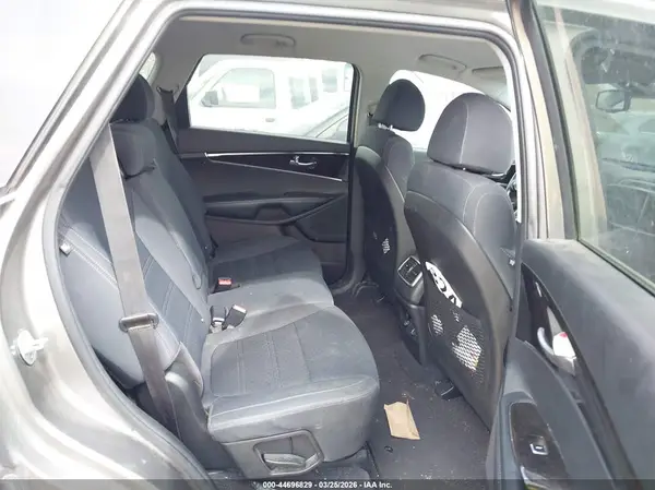 5XYPGDA37JG377169 2018 KIA SORENTO - Image 8