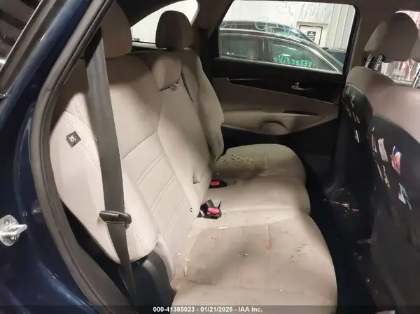 5XYPGDA37JG397910 2018 KIA SORENTO - Image 8