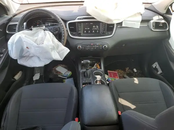 5XYPGDA37JG410784 2018 KIA SORENTO - Image 8
