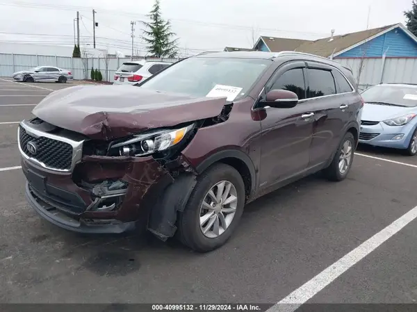 5XYPGDA37JG418786 2018 KIA SORENTO - Image 2