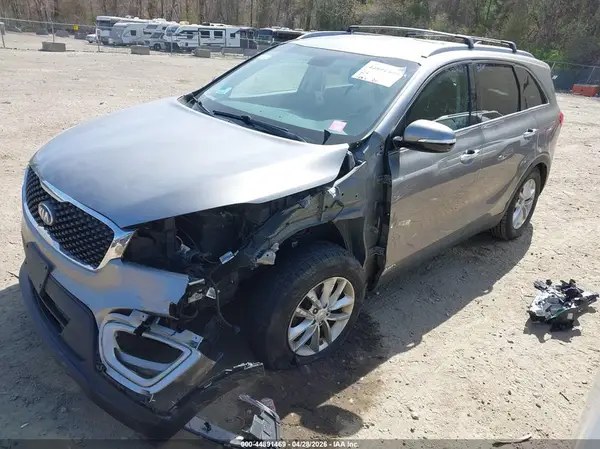 5XYPGDA37JG425172 2018 KIA SORENTO - Image 2