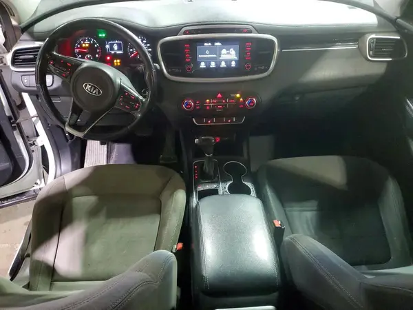 5XYPGDA37JG431635 2018 KIA SORENTO - Image 8