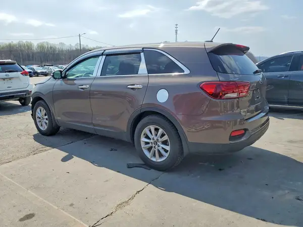 5XYPGDA37KG436044 2019 KIA SORENTO - Image 2