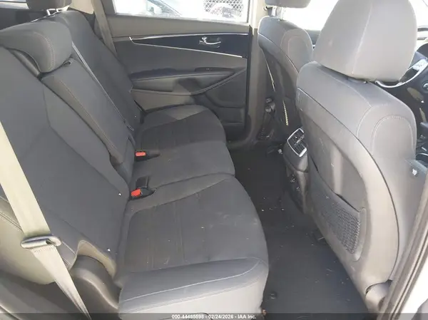 5XYPGDA37KG447674 2019 KIA SORENTO - Image 8