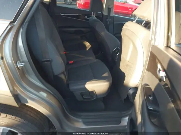 5XYPGDA37KG447867 2019 KIA SORENTO - Image 8