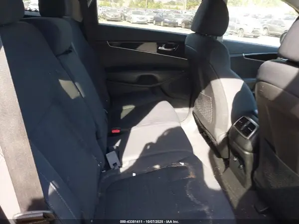 5XYPGDA37KG452423 2019 KIA SORENTO - Image 8