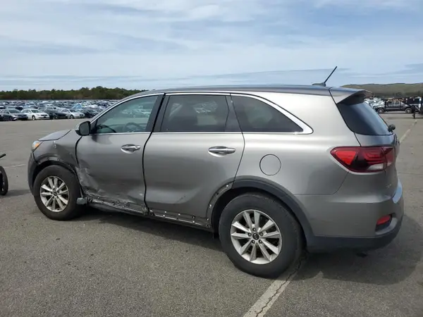 5XYPGDA37KG454575 2019 KIA SORENTO - Image 2