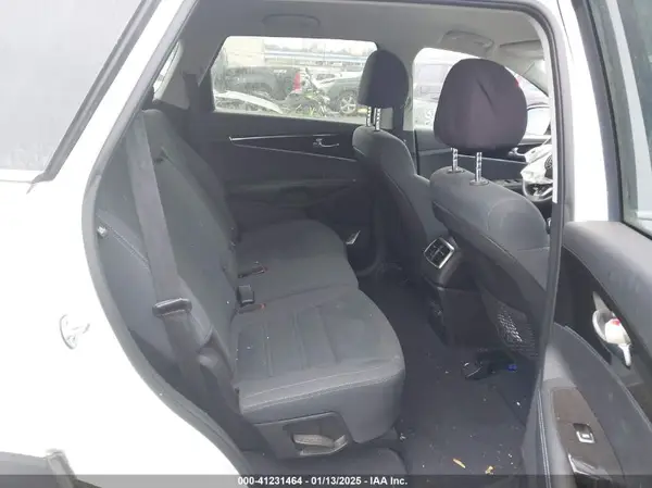 5XYPGDA37KG523653 2019 KIA SORENTO - Image 8