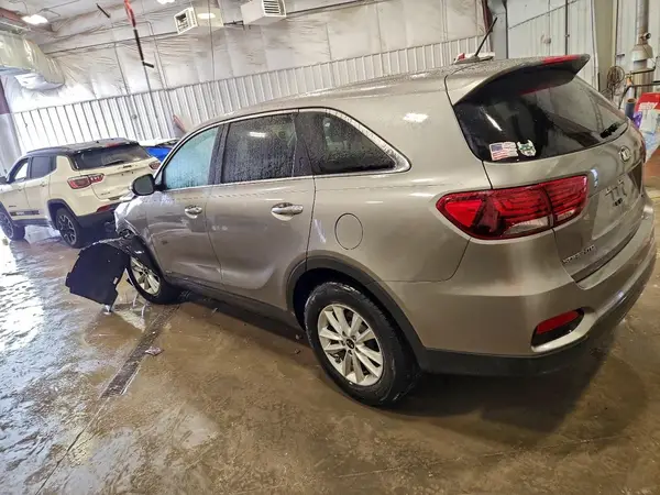 5XYPGDA37KG524687 2019 KIA SORENTO - Image 2