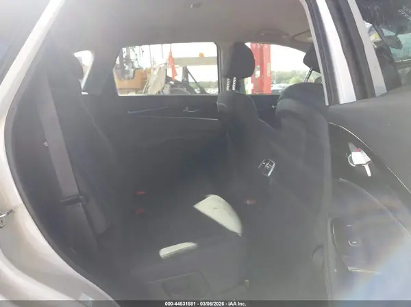 5XYPGDA37KG524852 2019 KIA SORENTO - Image 8