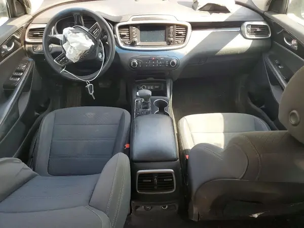 5XYPGDA37KG528531 2019 KIA SORENTO - Image 8