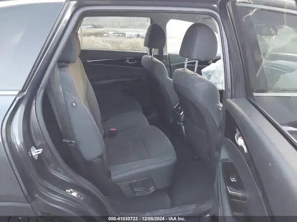 5XYPGDA37KG529646 2019 KIA SORENTO - Image 8