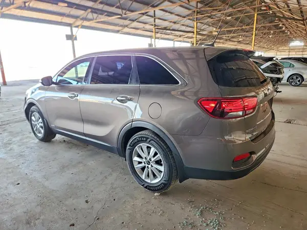 5XYPGDA37KG545345 2019 KIA SORENTO - Image 2