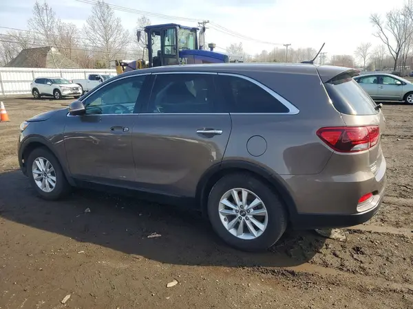 5XYPGDA37KG545393 2019 KIA SORENTO - Image 2