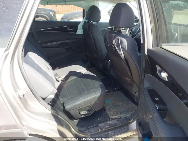 5XYPGDA37KG557804 2019 KIA SORENTO - Image 8