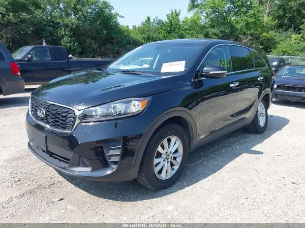5XYPGDA37KG570505 2019 KIA SORENTO - Image 2